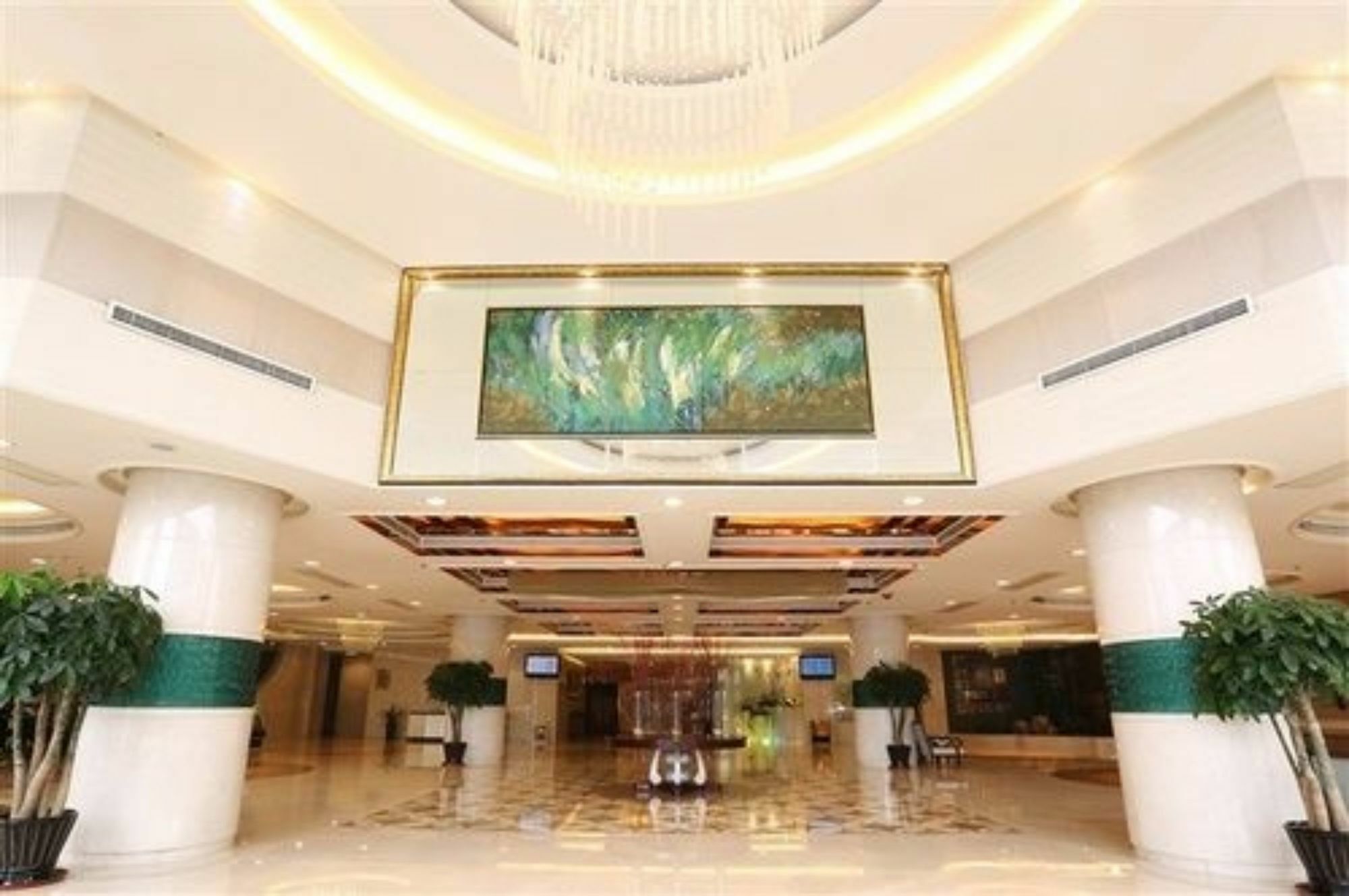 Qingdao Kuaitong International Hotel Exterior photo